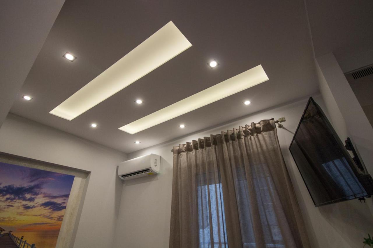 Apartment G.douglas Diamond *