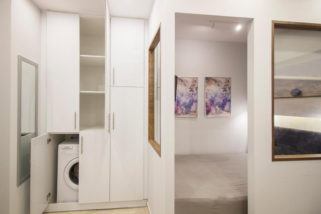 Apartment G.douglas Diamond