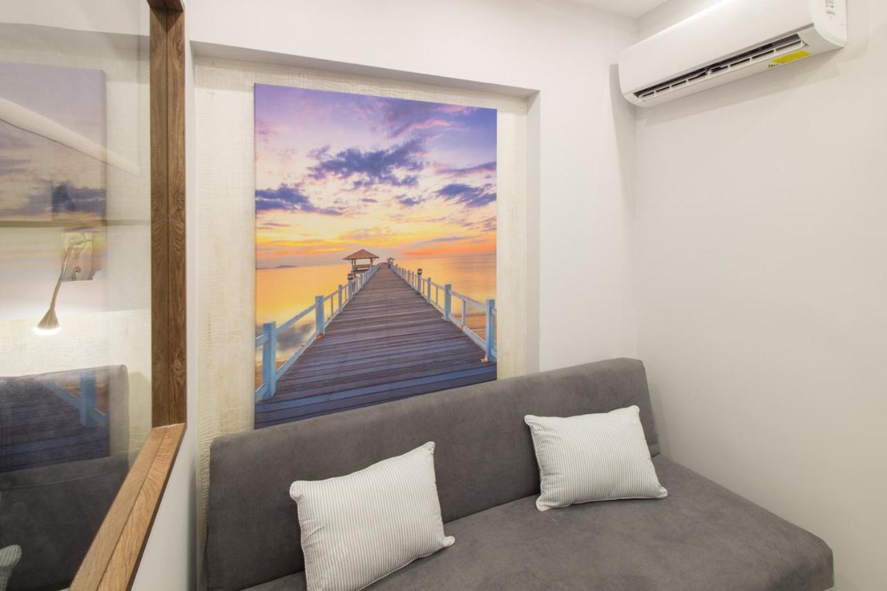 G.douglas Diamond Apartment