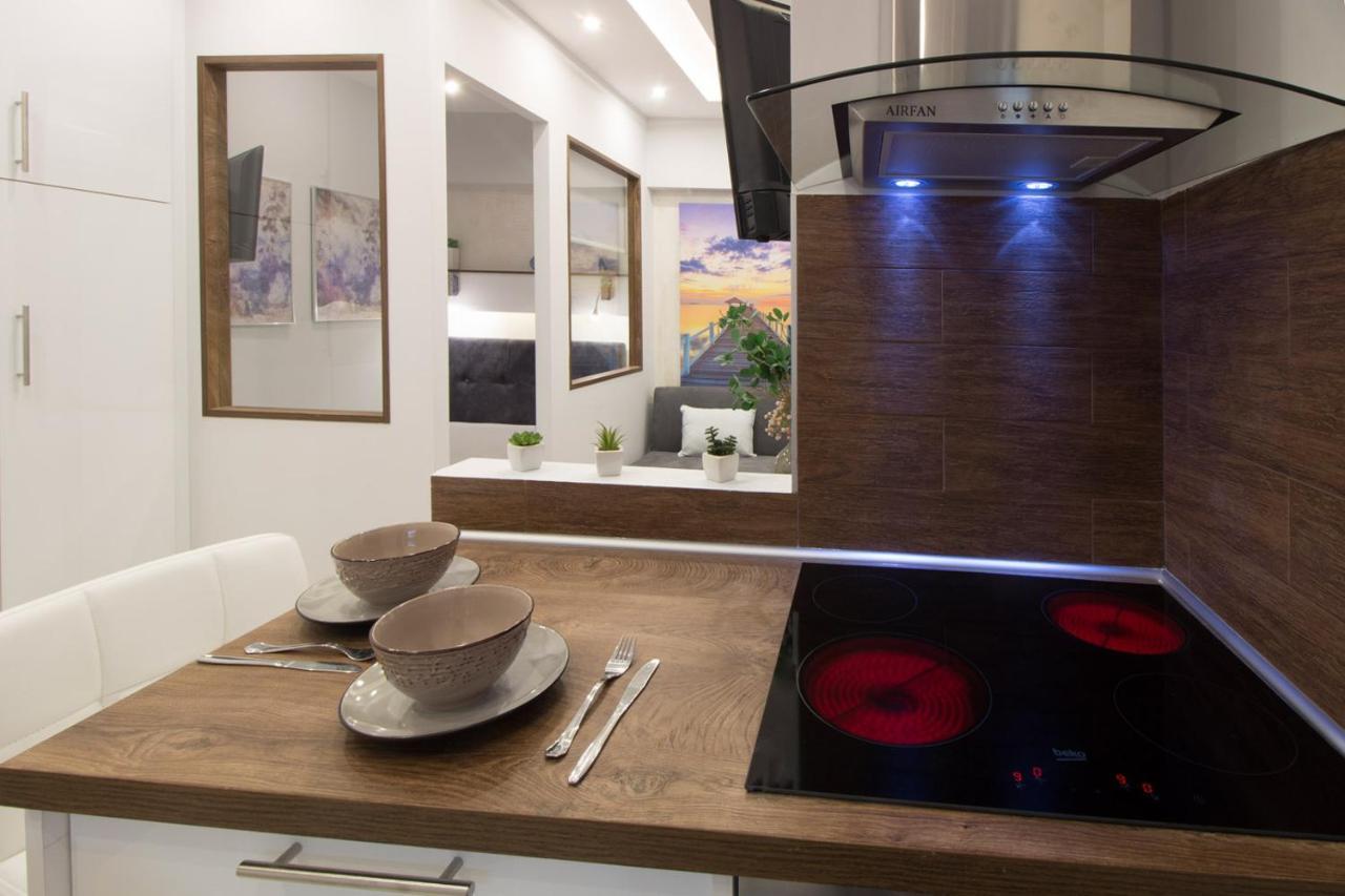 G.douglas Diamond Apartment